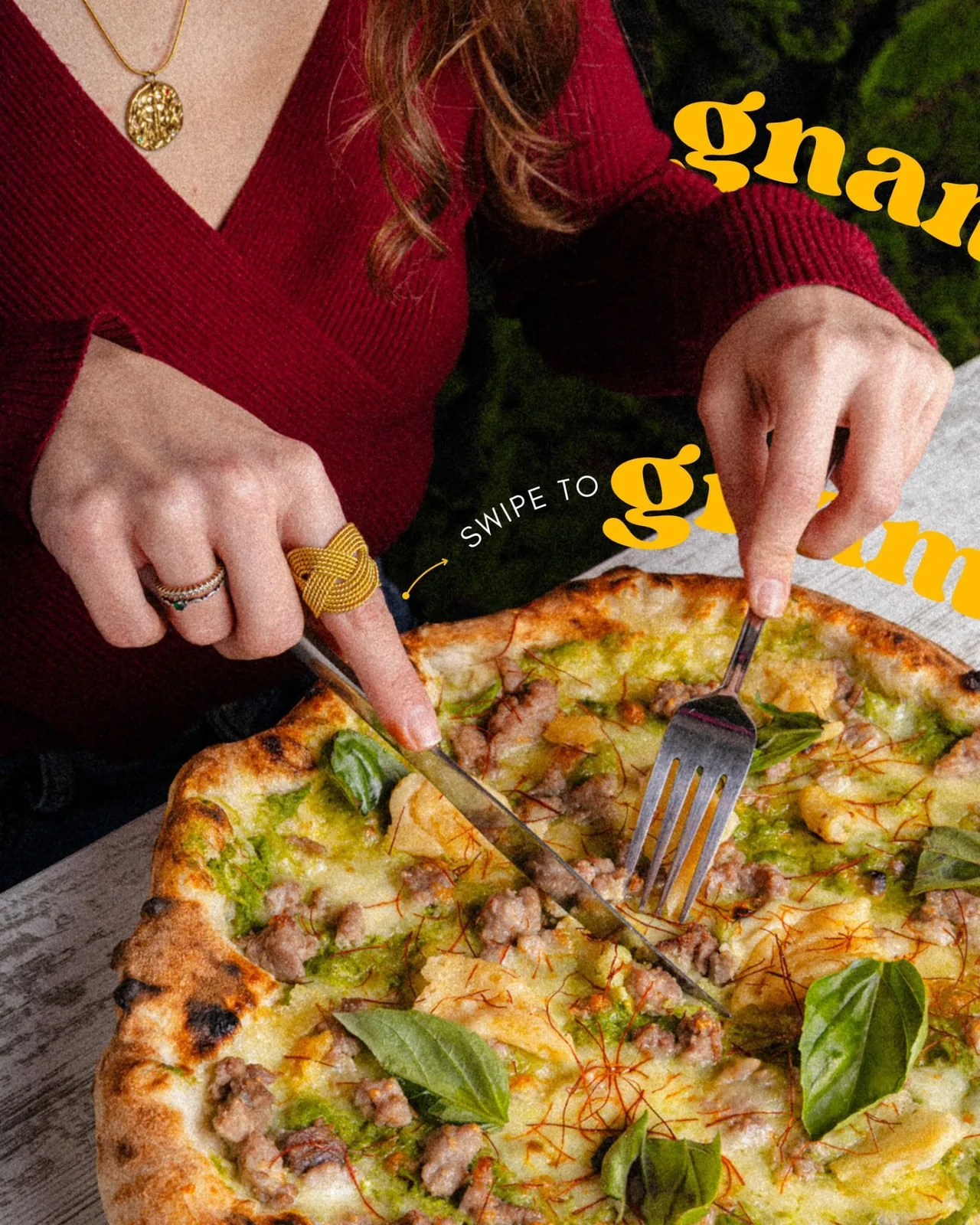 Pizza napoletana con basilico servita da Pizzeria Da Francesco