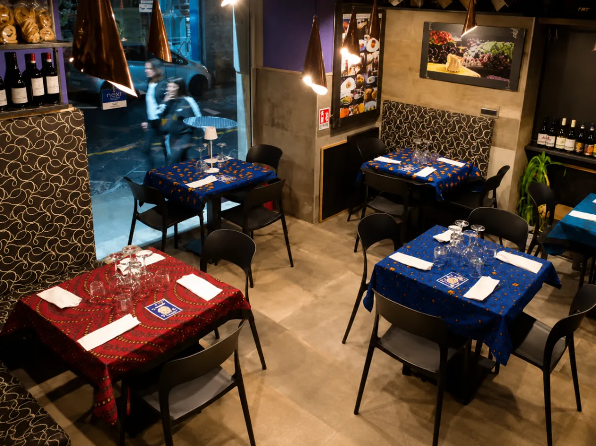 Sala interna de La Cucina di Giufà a Napoli